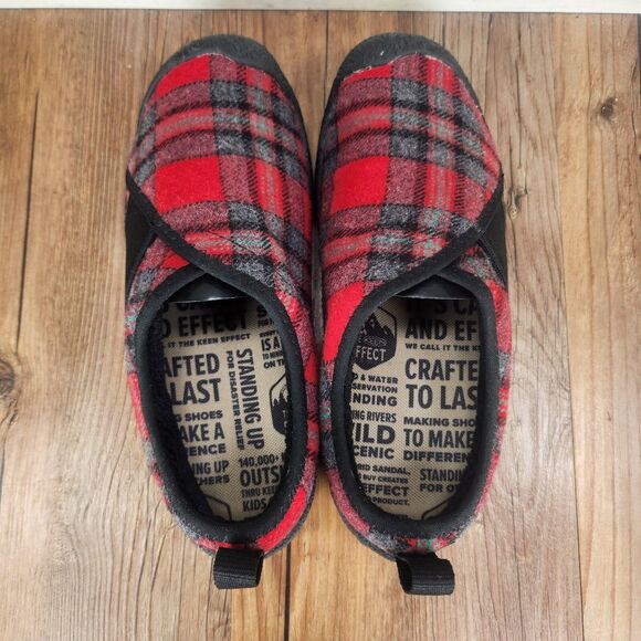 Keen Howser Wrap Womens Sz 7 Red Tartan Plaid Black Cabin Slip On Shoes 1026645 - Picture 6 of 9